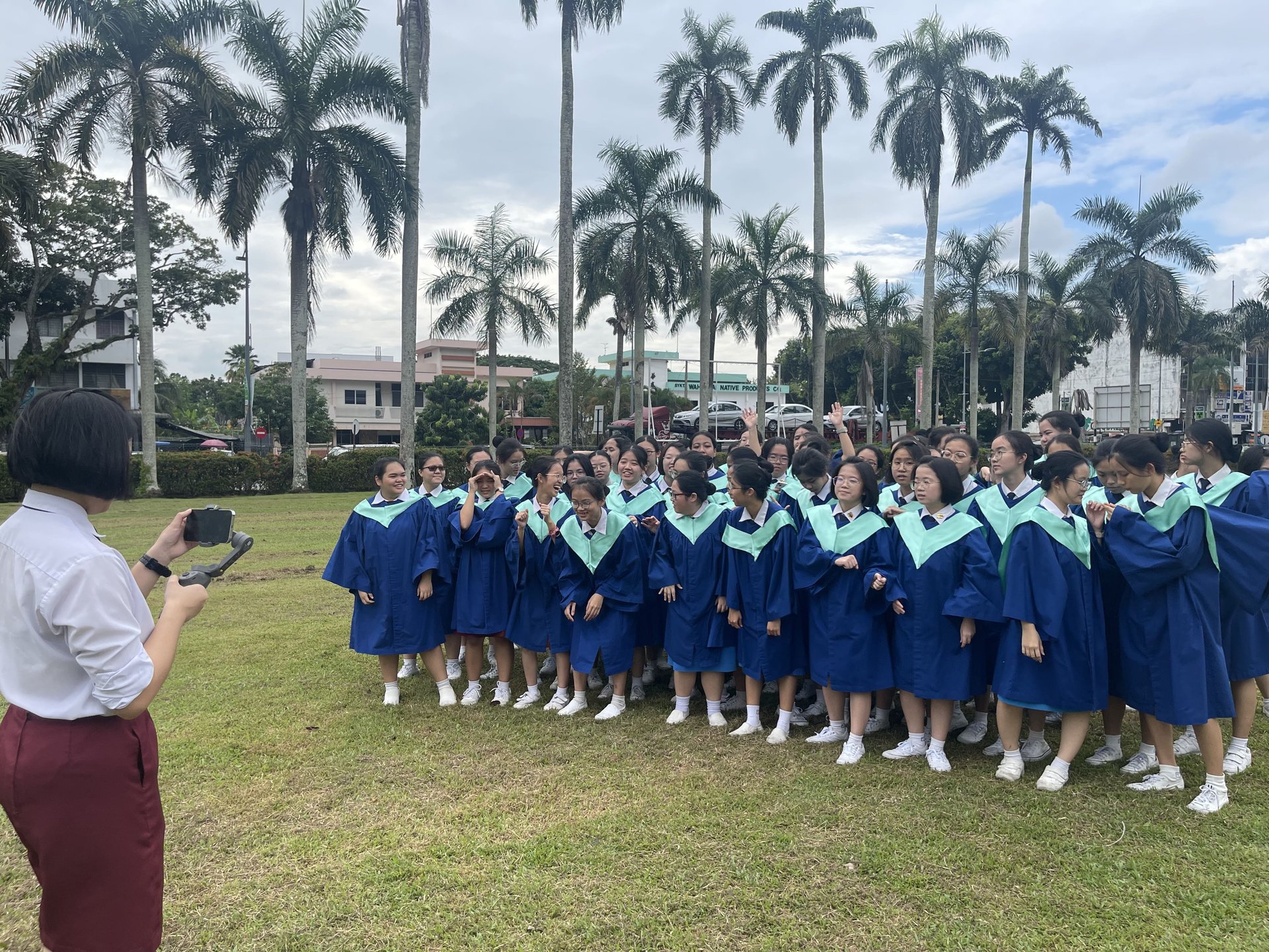 【学妹都在用奇怪的眼神看我们】槟华女子独中2023年毕业曲——《星惜》|🎓专访#12 | 文字碌碌 【学妹都在用奇怪的眼神看我们】槟华女子独中2023年毕业曲——《星惜》|🎓专访#12 | 文字碌碌
