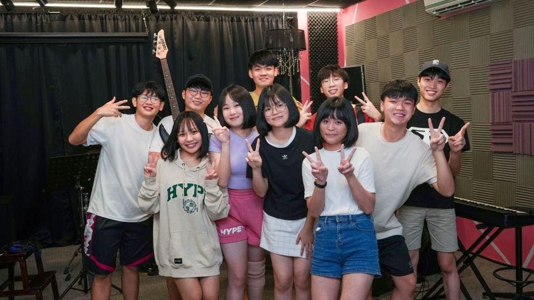 【它就像Baby一样!】我们的青春未完待续,新山宽柔中学2023年毕业曲——《未完待续》|🎓专访#7 | 文字碌碌 【它就像Baby一样!】我们的青春未完待续,新山宽柔中学2023年毕业曲——《未完待续》|🎓专访#7 | 文字碌碌