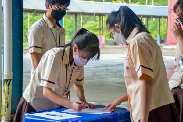 从小打小闹到互相看不对眼,同学间的冲突真的是无可避免的吗? | 文字碌碌 同学间的冲突