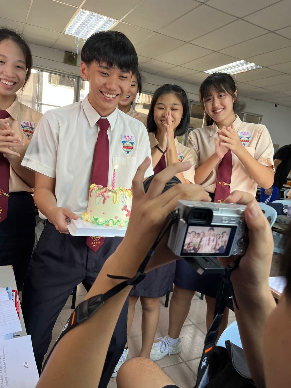 【5天破10K View🎉】分别不是结束,芙蓉中华中学2023年毕业主题曲——《初缘续忆》|🎓专访#9 | 文字碌碌 【5天破10K View🎉】分别不是结束,芙蓉中华中学2023年毕业主题曲——《初缘续忆》|🎓专访#9 | 文字碌碌