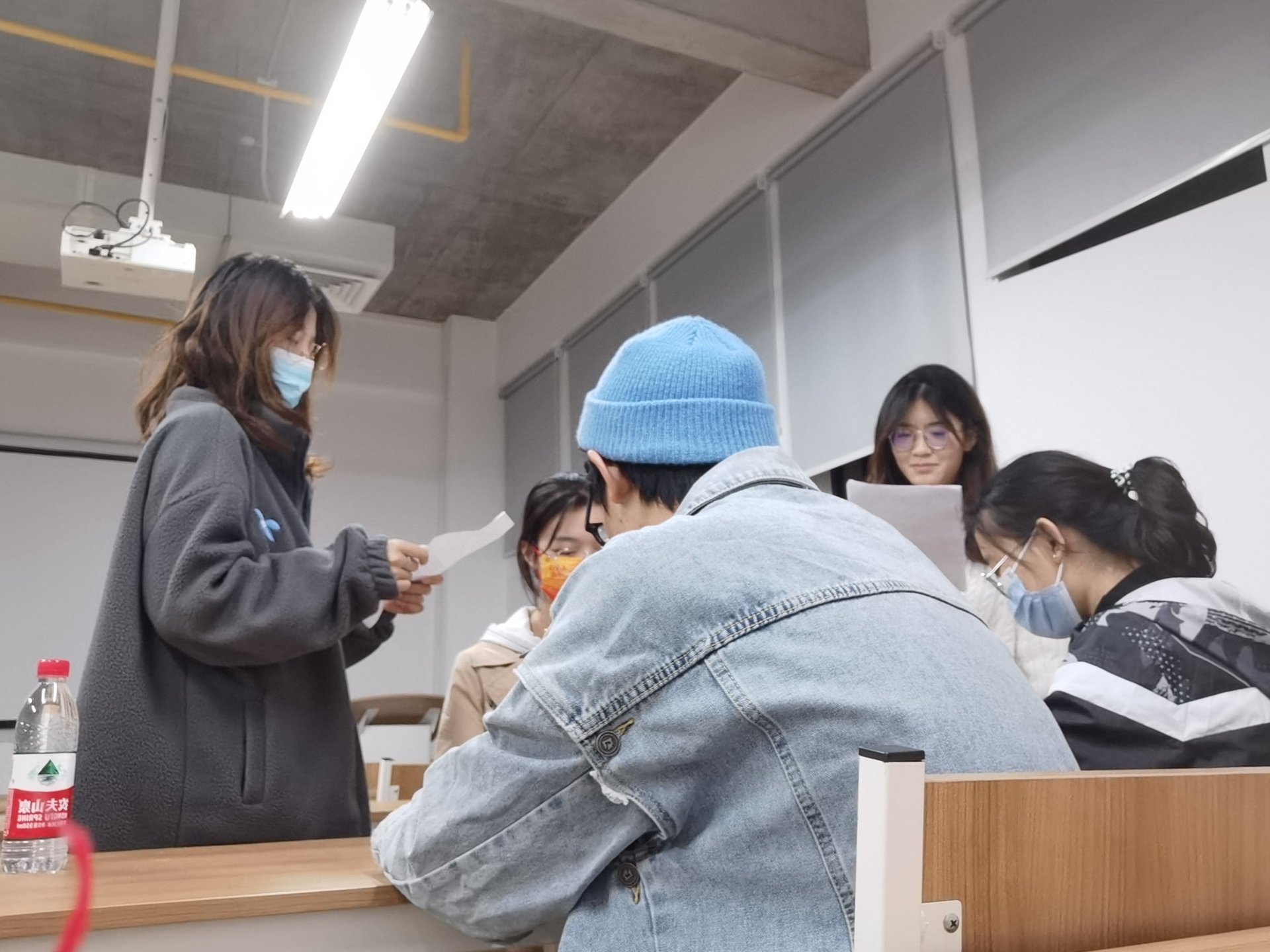 从小打小闹到互相看不对眼,同学间的冲突真的是无可避免的吗? | 文字碌碌 同学间的冲突