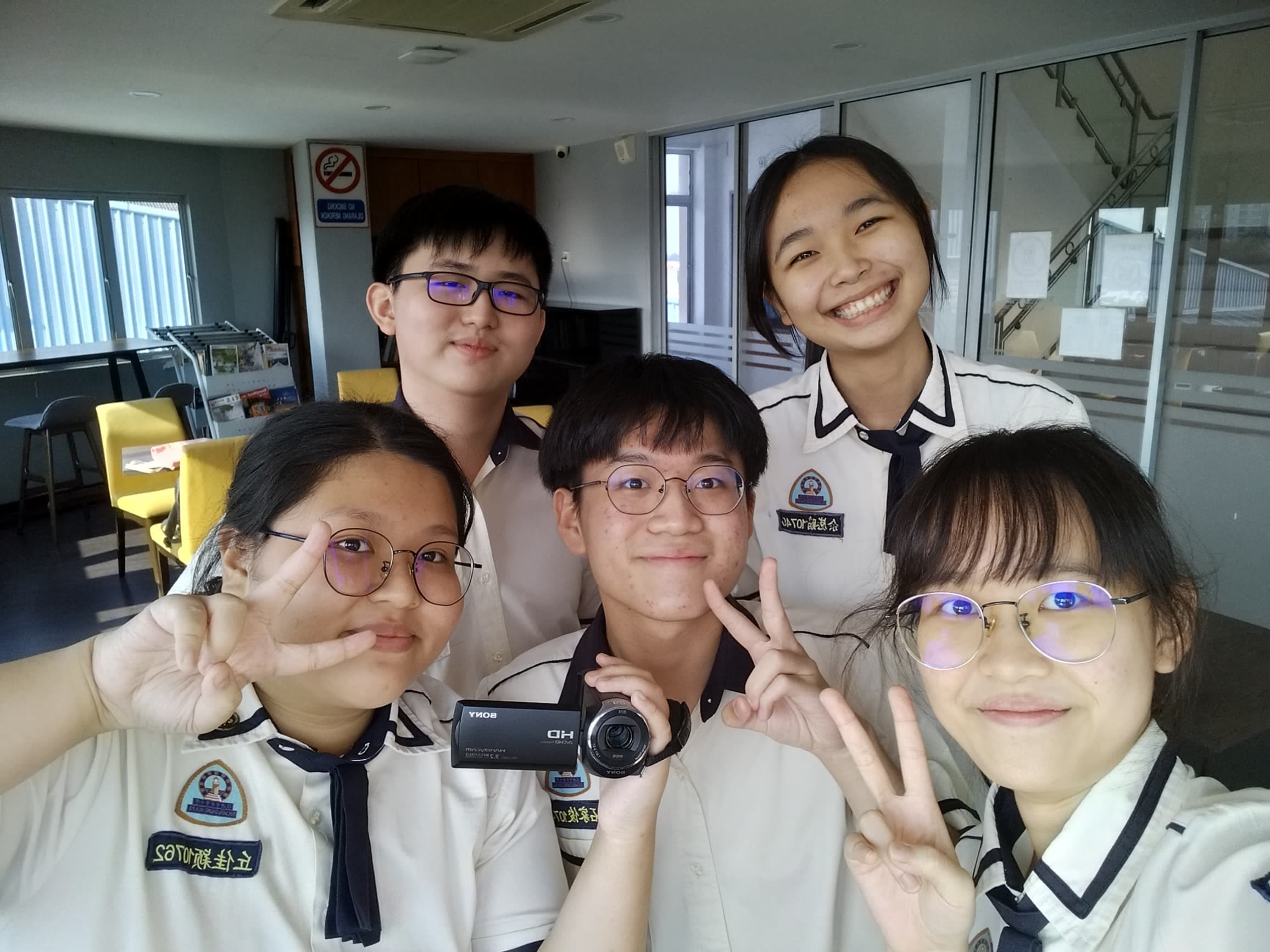 毕业的羽翼,波德申中华中学第57届毕业生毕业主题曲——《豐羽》|「🎓专访#1」 | 文字碌碌 毕业的羽翼,波德申中华中学第57届毕业生毕业主题曲——《豐羽》|「🎓专访#1」 | 文字碌碌