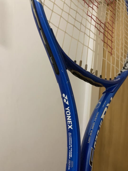 Raqueta Yonex con funda — foto 4 de 5