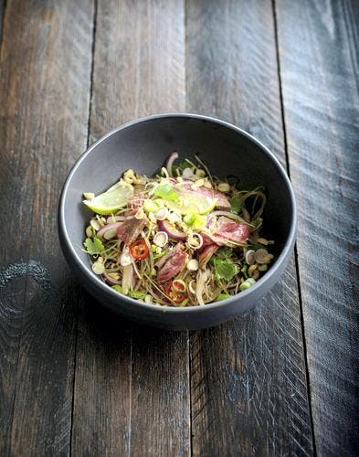 Recette - Salade Thai au Boeuf Grillé et Herbes Fraîches