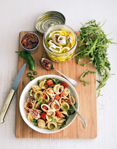 Recette - Salade de pâtes au Pesto Rouge, Calamars et Tomates