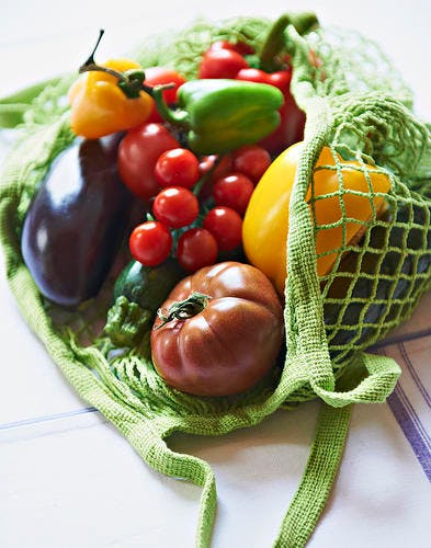 Recette - Salade Méditerranéenne d'Aubergine Rôtie et Courgette avec Harissa de Poivrons