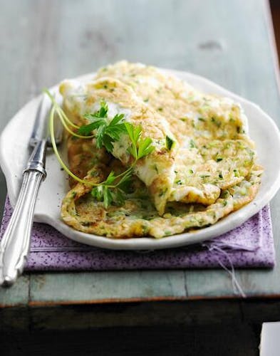 Recette - Omelette Légère aux Courgettes et Herbes Fraîches