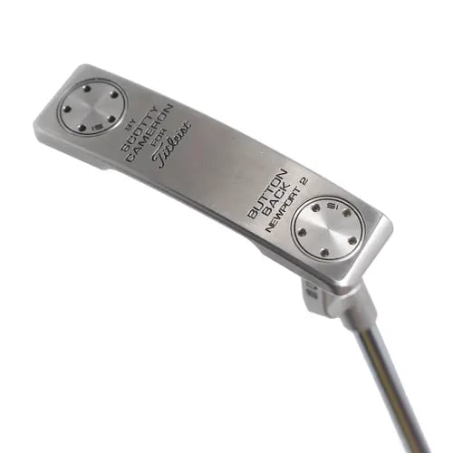 Putter head showing its markings and shape