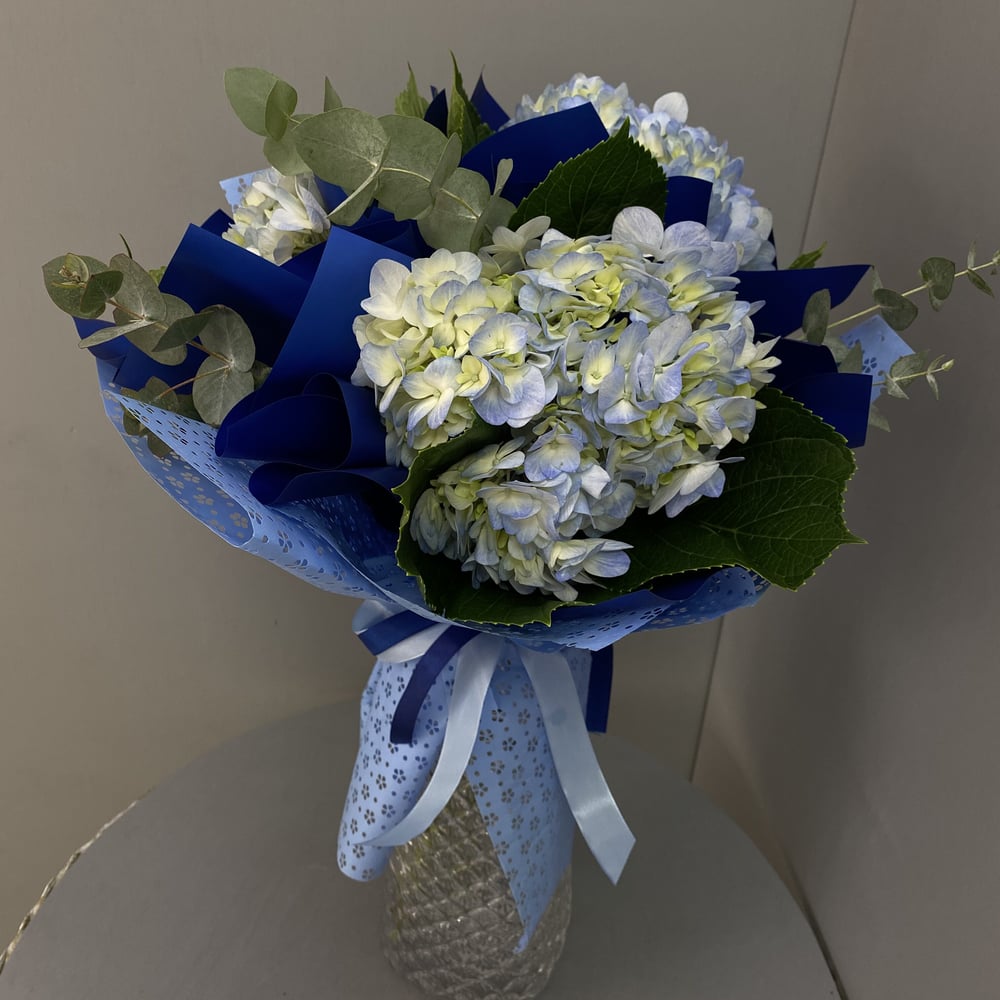 Blue deals hydrangeas bouquet