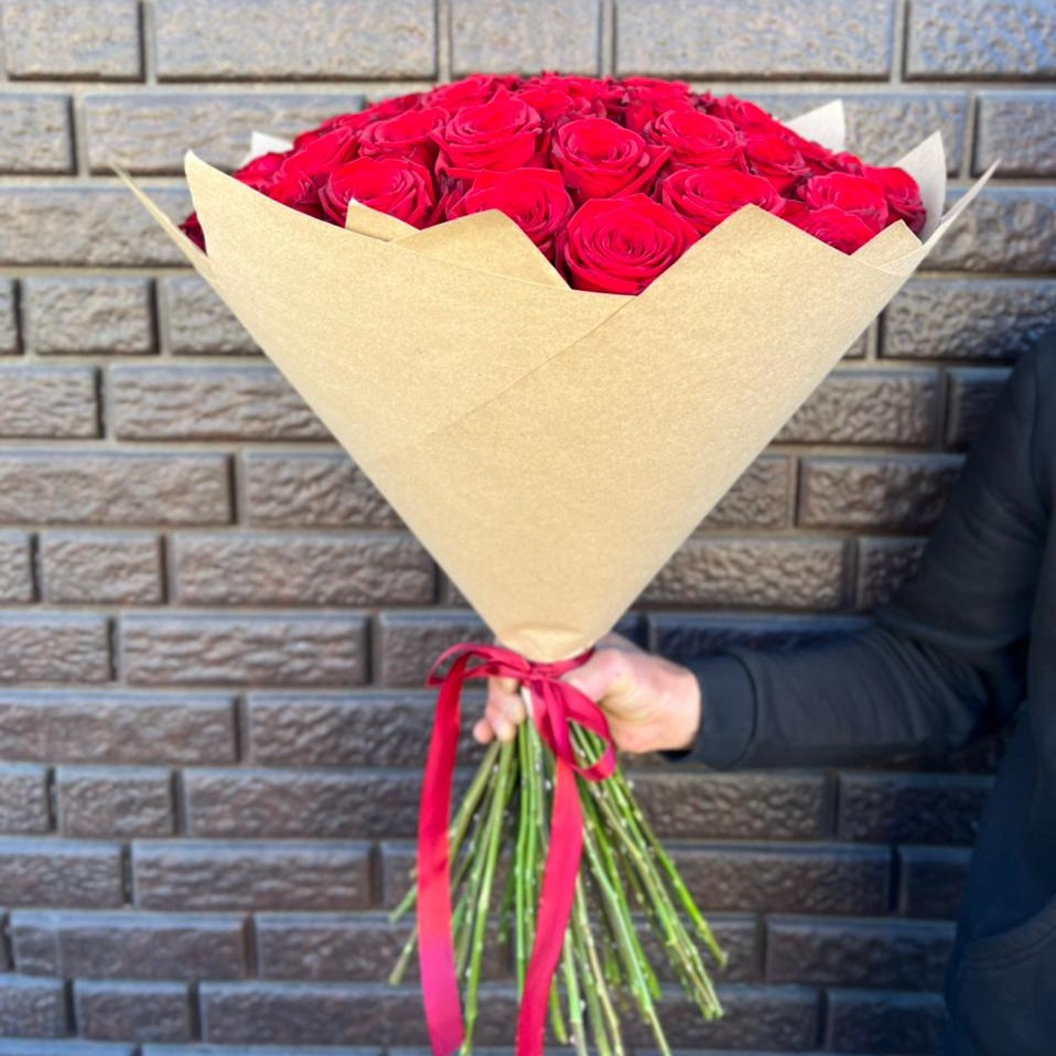 Bouquet of red roses 51 pcs with ribbon - order and send for 77