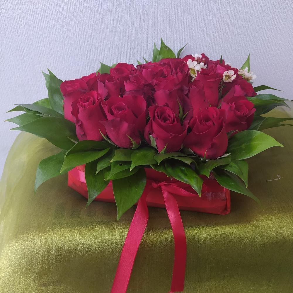 12 Red Roses  Prestige Flowers