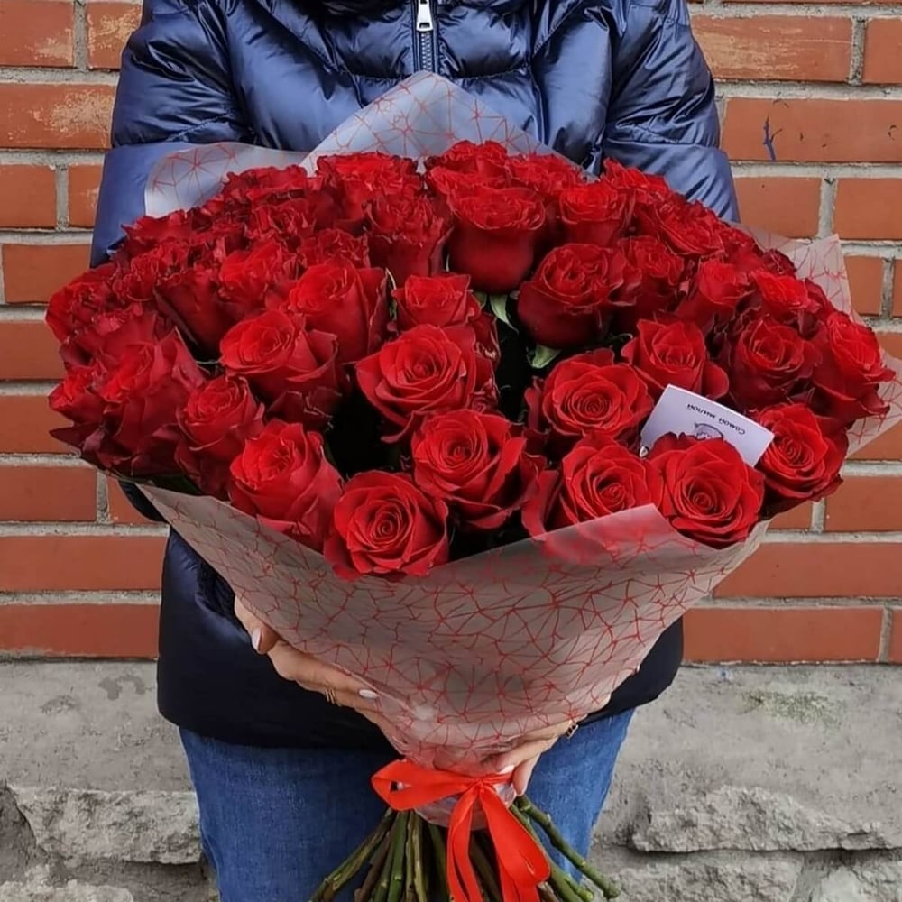 Bouquet of red roses 51 pcs with ribbon - order and send for 77