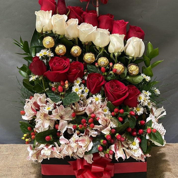 Diagonal box 24 roses with balloon - order and send for 75 $ with same day  delivery - MyGlobalFlowers