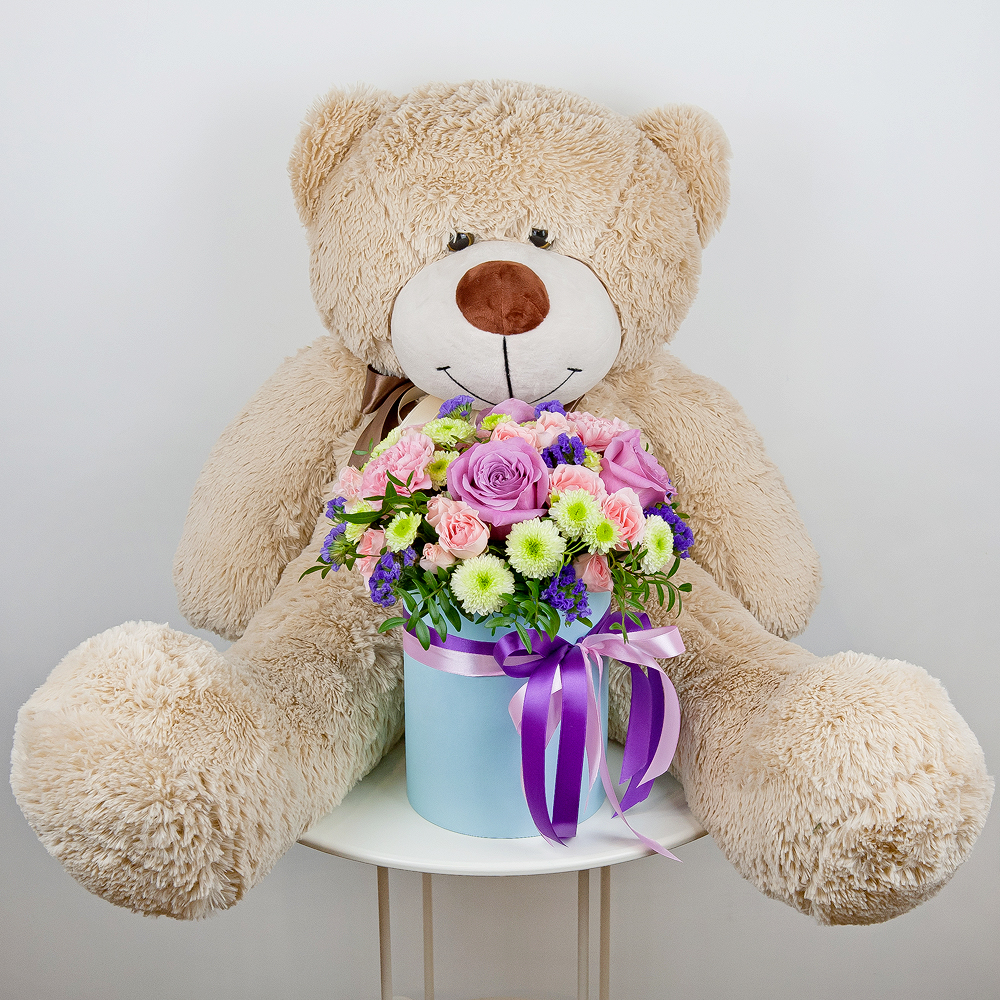Sensation de fleur' avec gros ours en peluche pour 206 € avec livraison à  domicile.