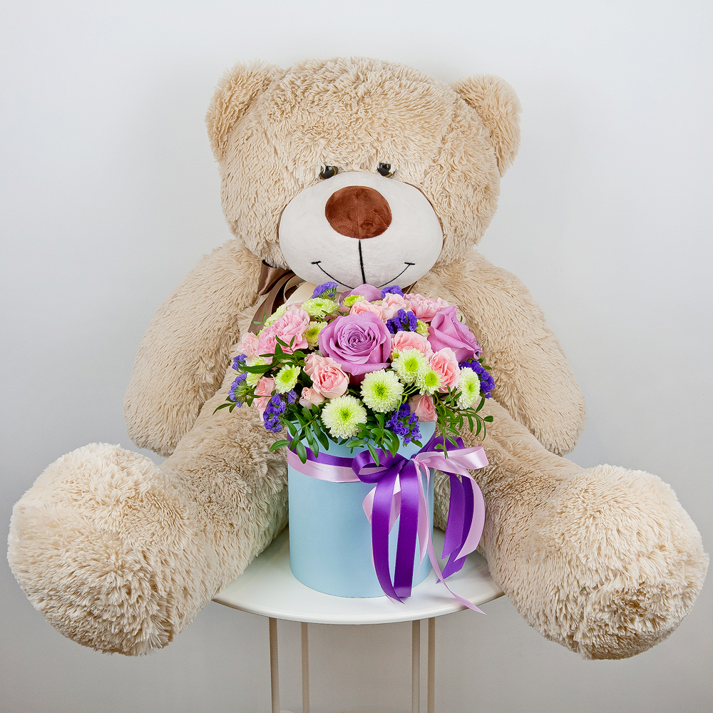 Sensation de fleur' avec gros ours en peluche pour 206 € avec