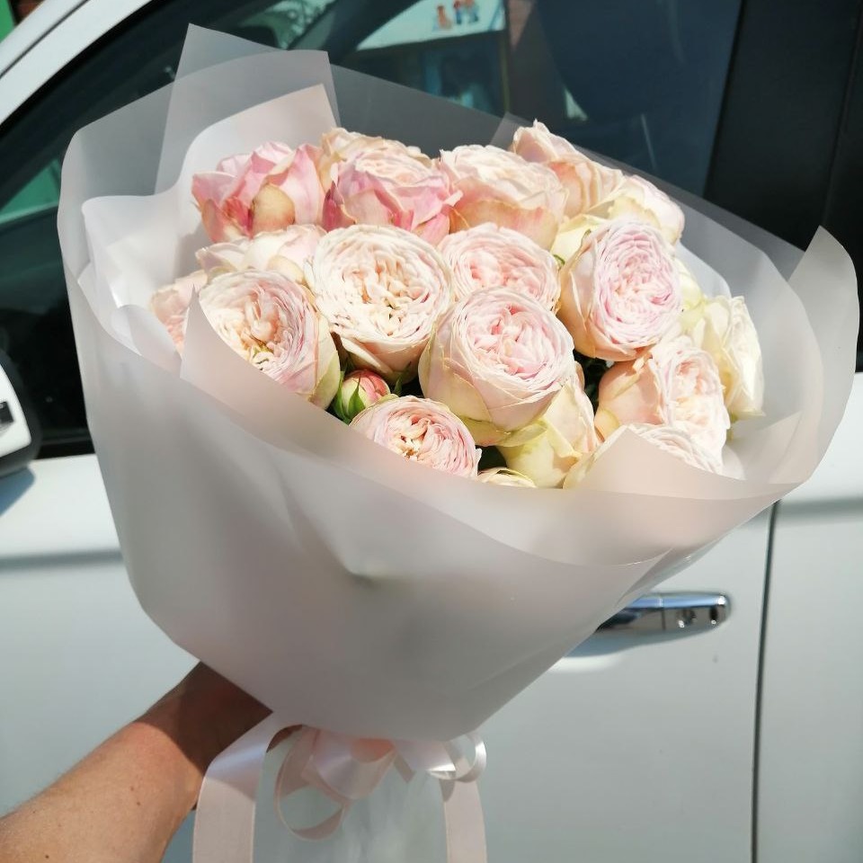 Bouquet 'Mansfield' order and send for 62 with same day delivery