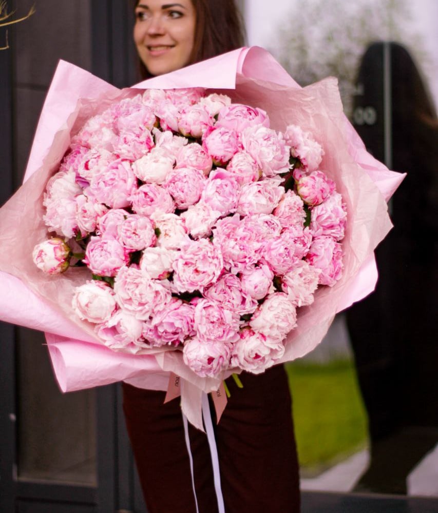 Букет «51 пион Сара Бернард» - заказать и купить за 0 ₽ с доставкой в ...