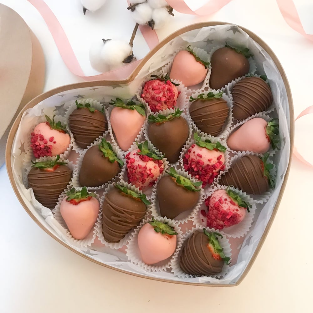 Strawberries with Chocolate Heart – Chocolate Place