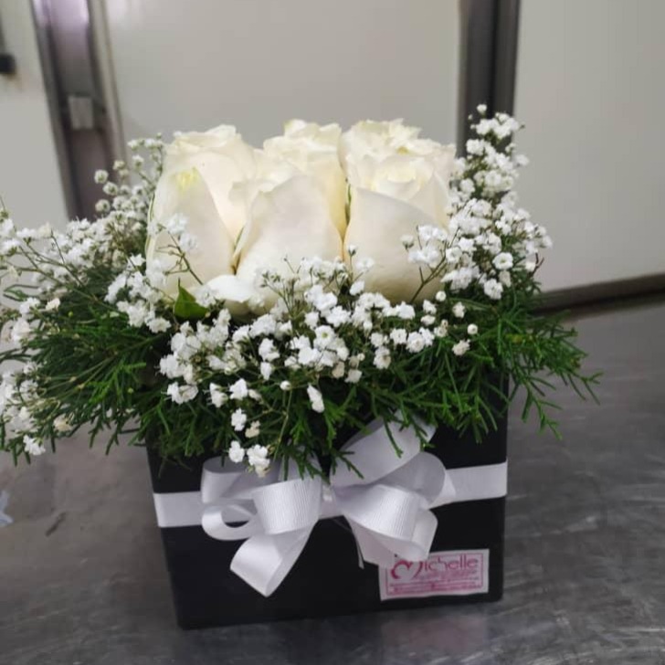 Bouquet with 12 White Roses, Baby's Breath and Greenery • Flower Mail®