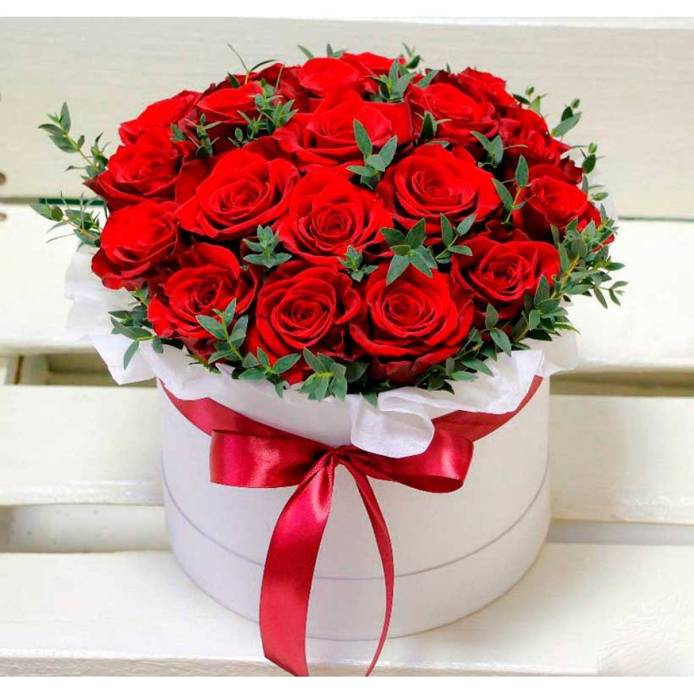 Шикарные цветы в коробке. Красивый букет. Букет «современный». Цветы в коробке. Потрясающие букеты.