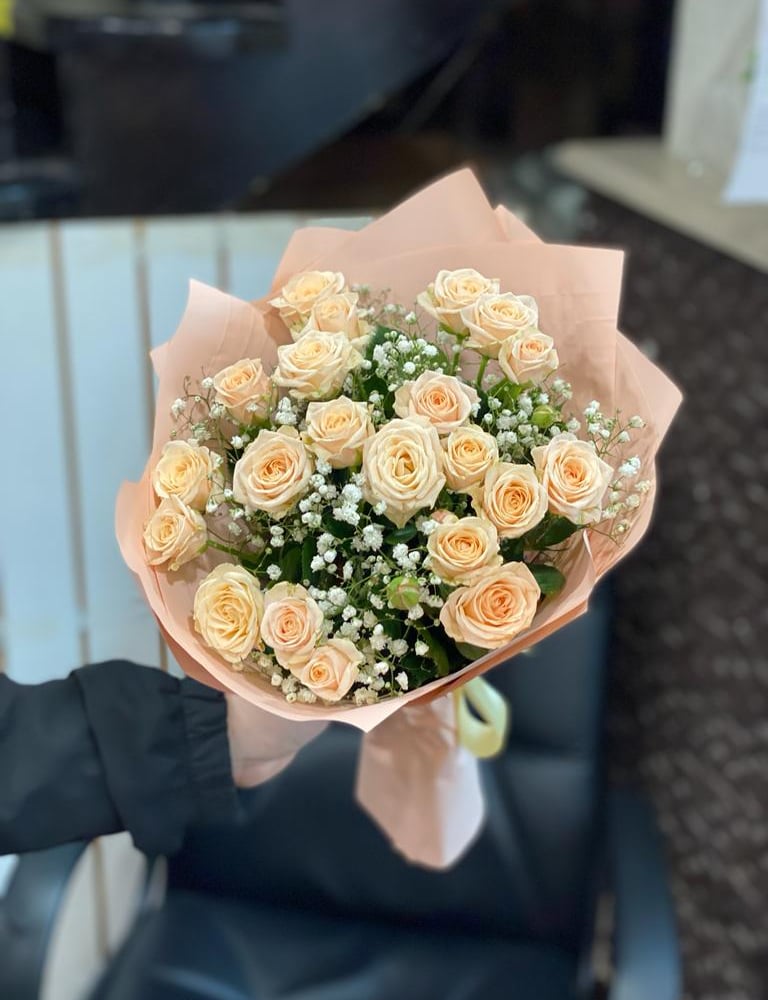 Bouquet of cream roses - order and send for 23 $ with same day delivery ...