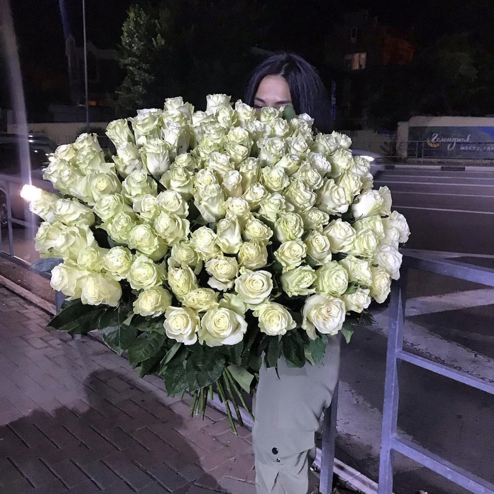 Букет из 101 белоснежной розы - заказать и купить за 30 290 ₽ с ...