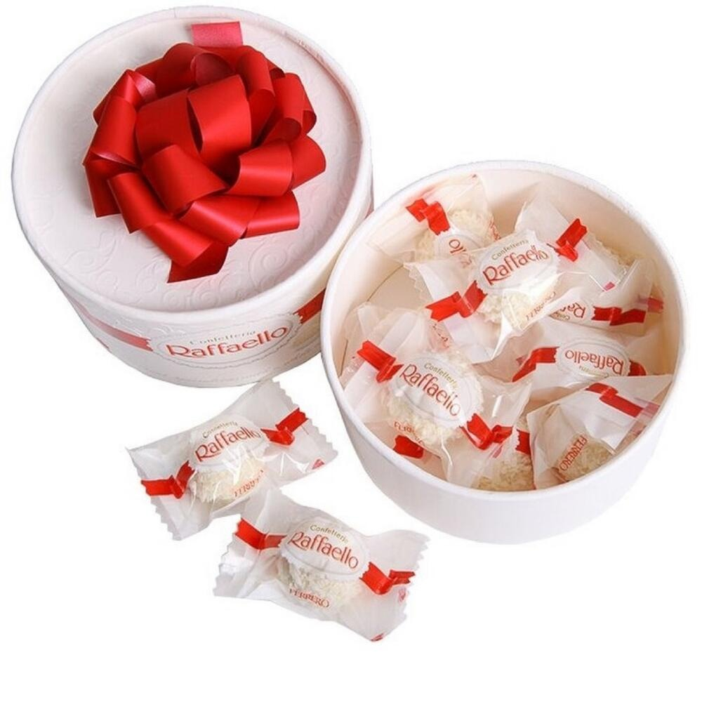 100 килограмм конфет. конфеты 100 конфет. шоколадный кутюрье. конфеты 100 конфет. конфеты красные с золотом.