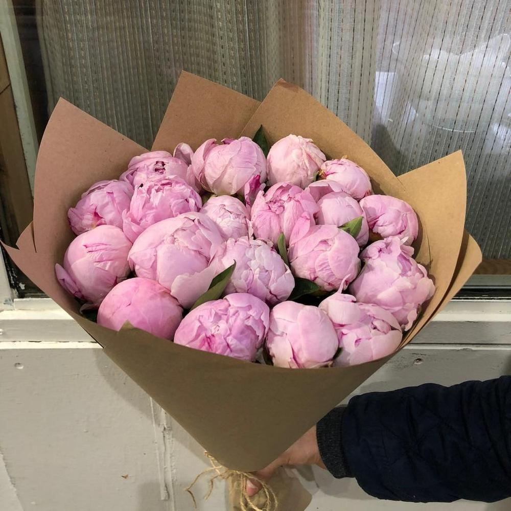 Букет «19 пионов» - заказать и купить за 12 750 ₽ с доставкой в Москве ...