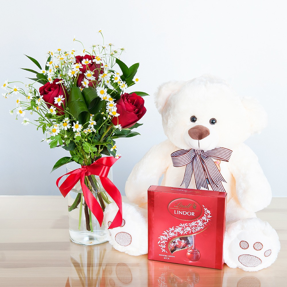 Valentine's Day Gift Arrangement Teddy Bear Baskets, Flowers  Candy/Chocolates