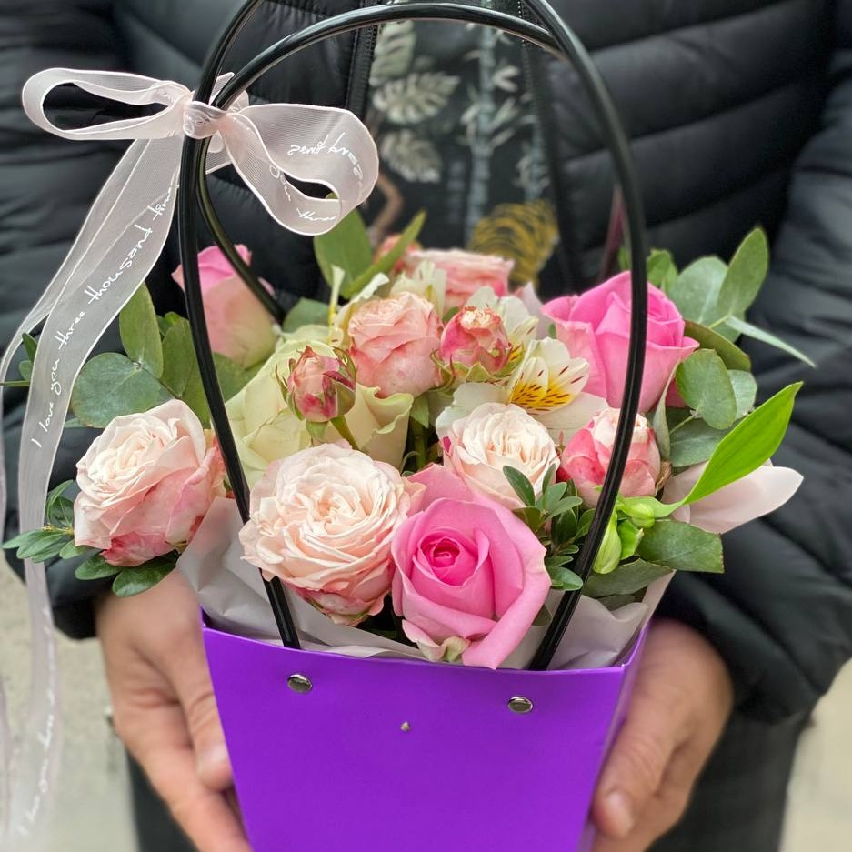 Arrangement Handbag with flowers