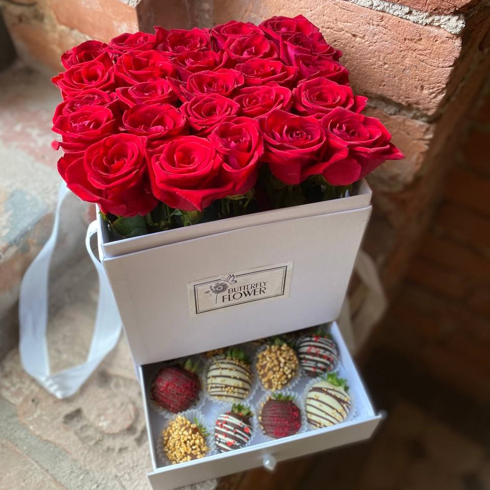 Roses and Strawberries (White box) - order and send for 108 $ with same ...