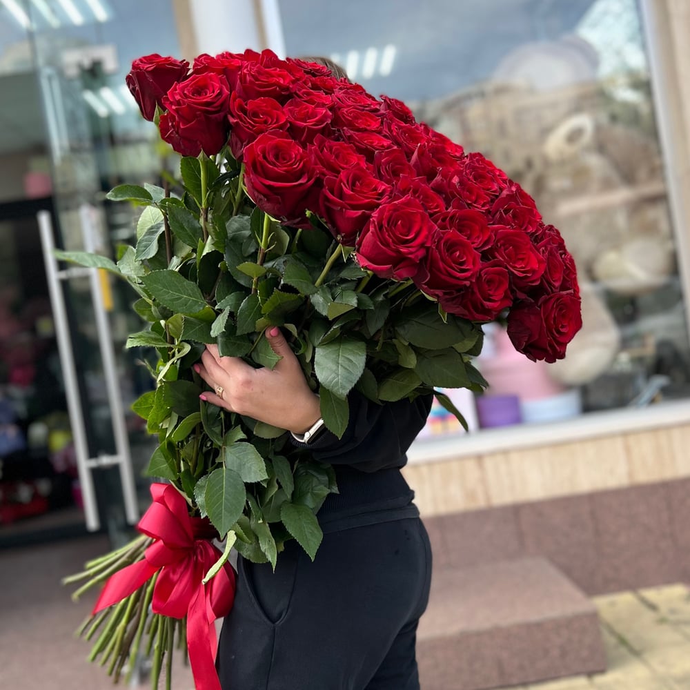 Bouquet 'Rose Holland' - order and send for 108 $ with same day delivery -  MyGlobalFlowers