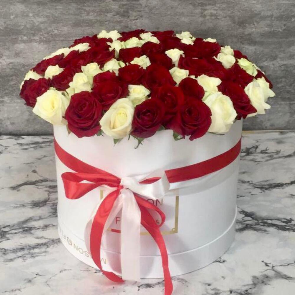 Hat box with flowers '51 Rose Ecuador In Round Box' order and send