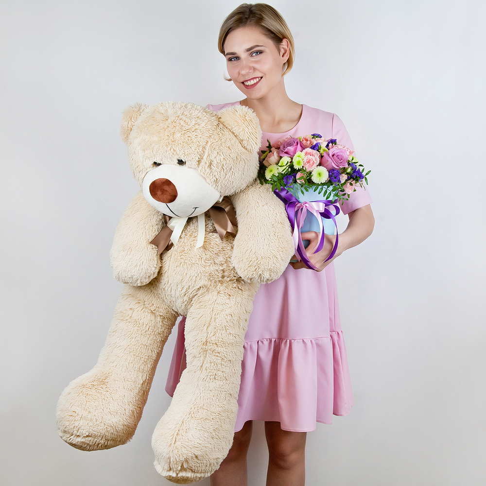 Sensation de fleur' avec gros ours en peluche pour 206 € avec