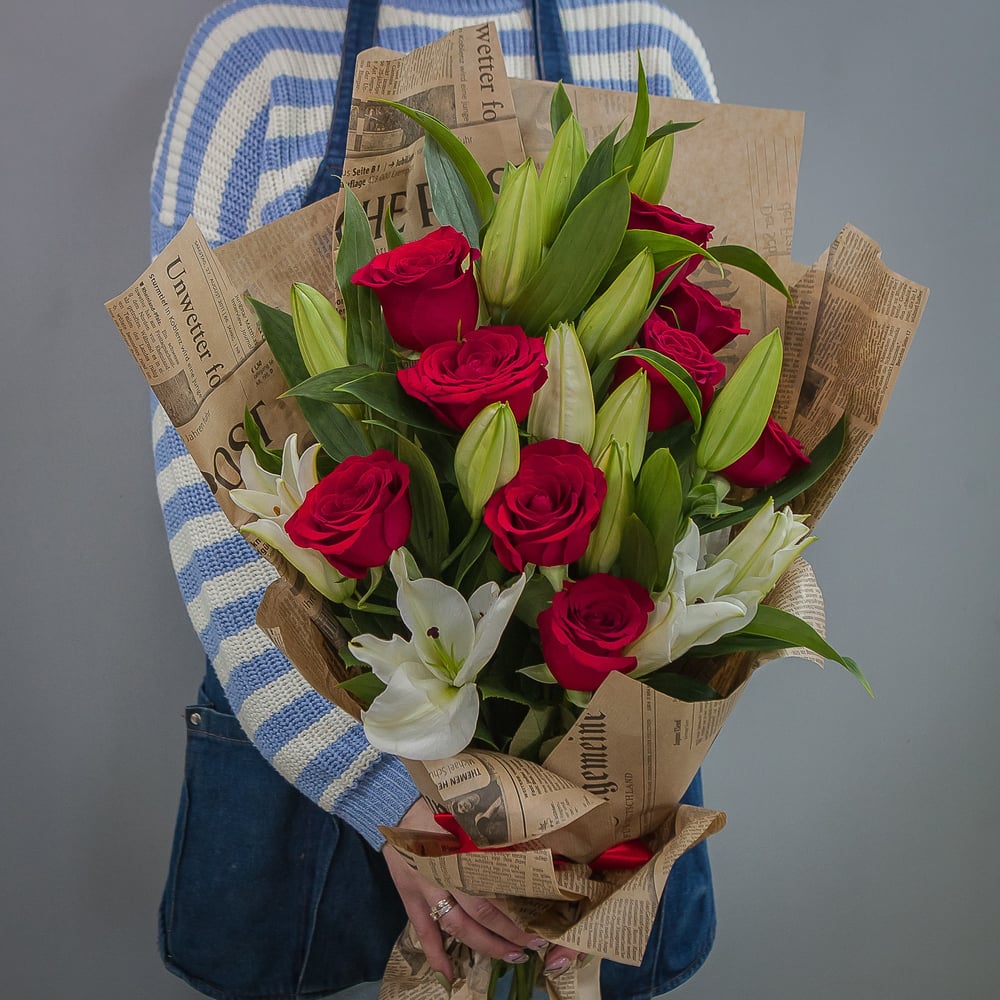 Bouquet '5 lilies and 9 red roses' - order and send for 49 $ with same day  delivery - MyGlobalFlowers
