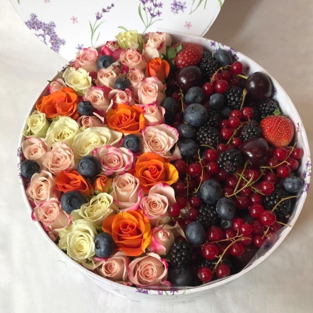 Blumen und Beeren im Kasten bestellen und versenden für 52 € mit