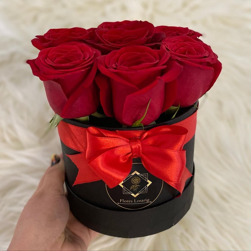 Hat box with flowers 'Box atena' Order Flower Bouquets Delivery