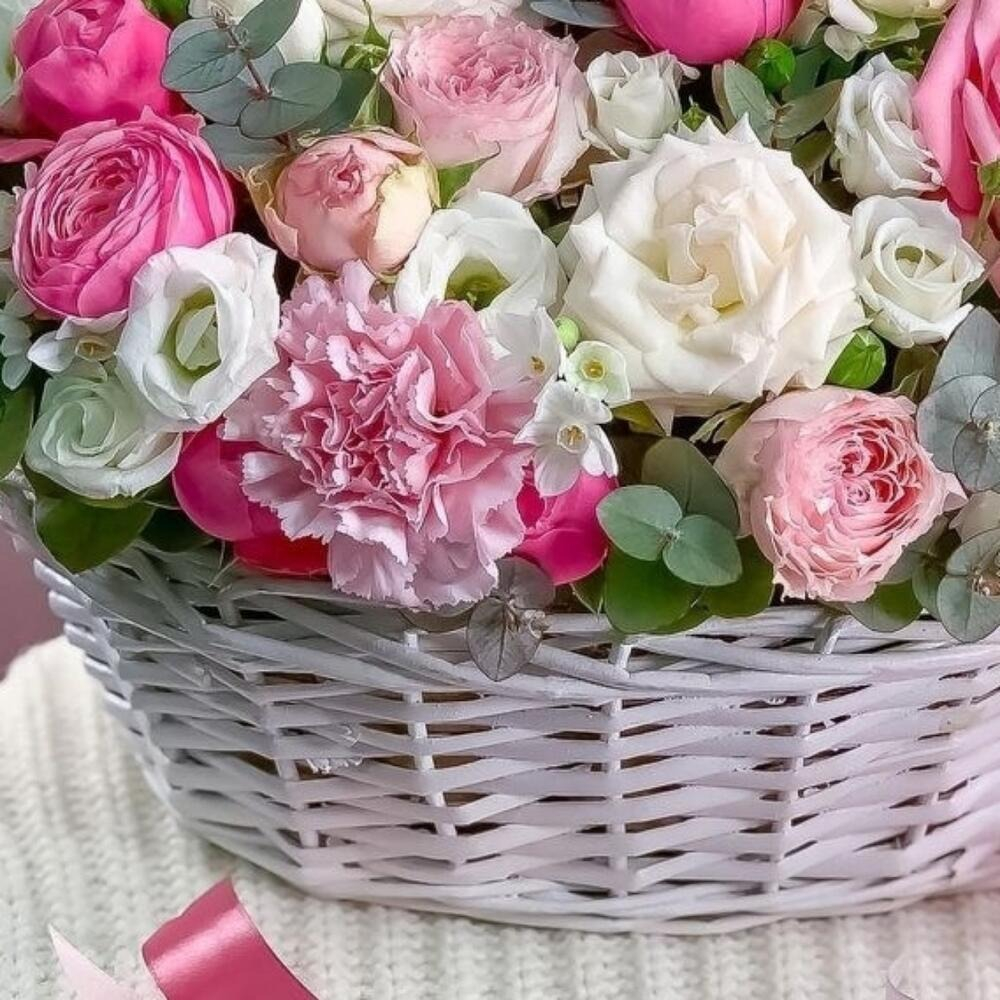 Flower basket 'Premium basket' - order and send for 139 $ with same day  delivery - MyGlobalFlowers