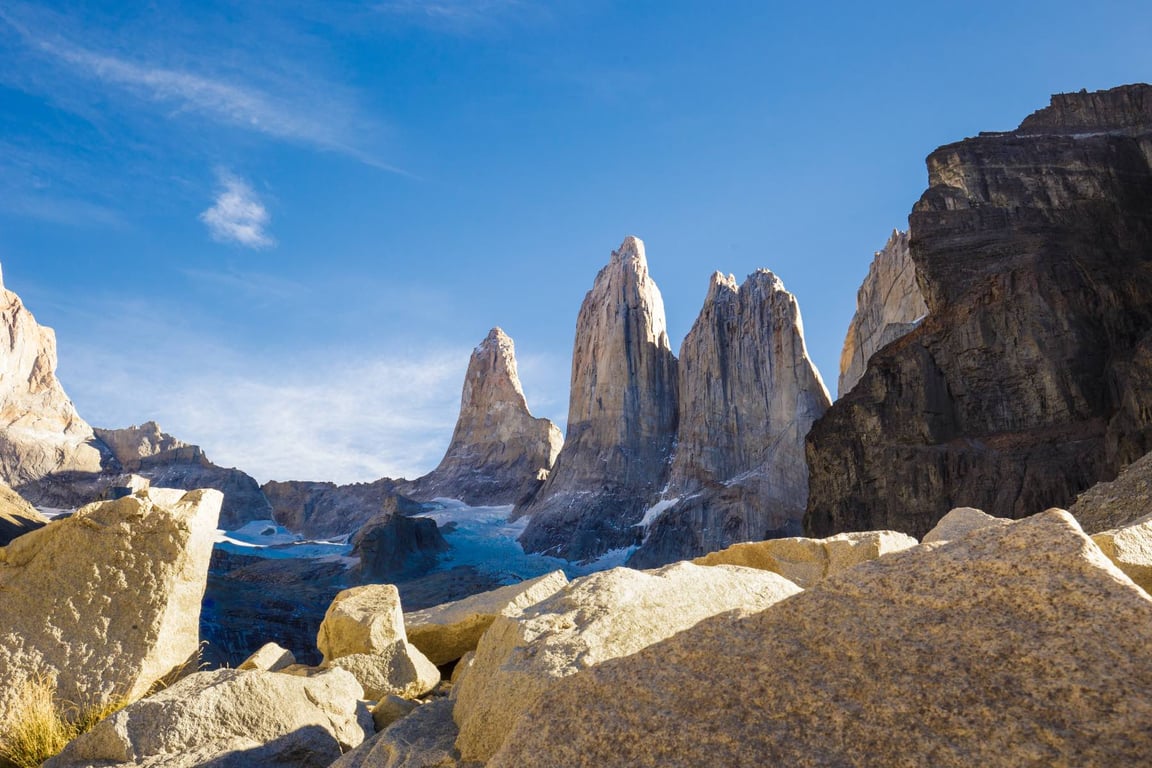 W Una Aventura Inolvidable en Torres del Paine  - Image 1