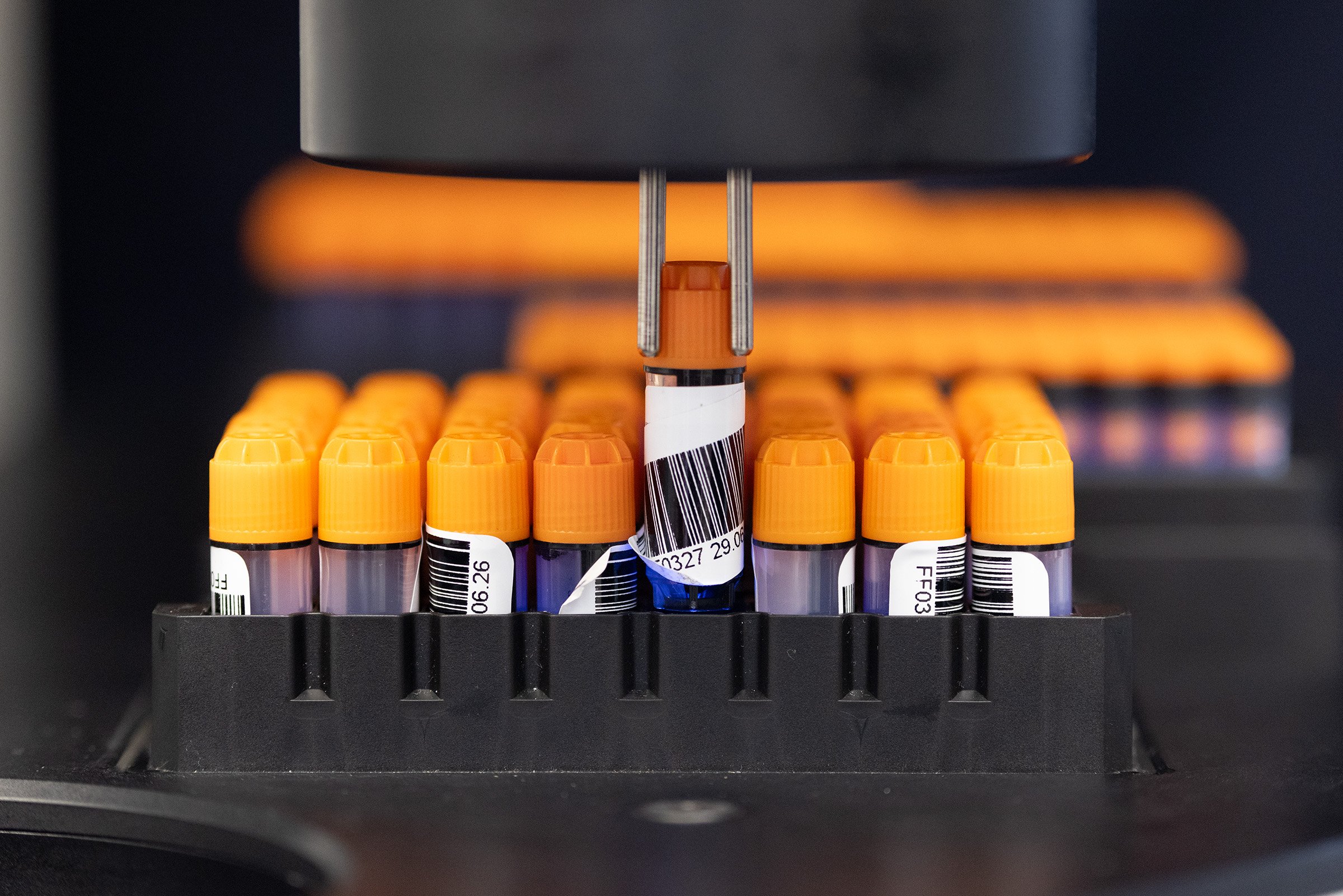 FluidX tubes with labels getting jammed in high density racks