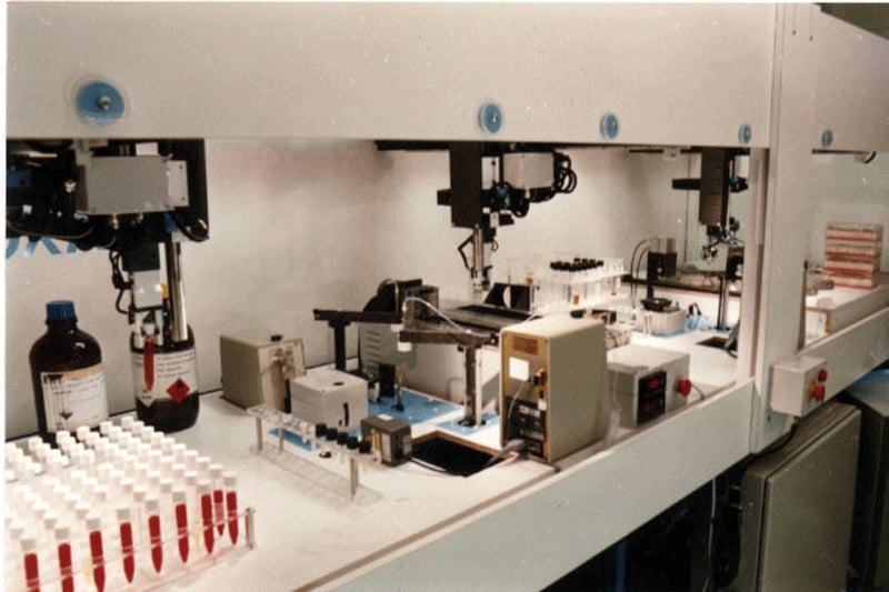 Labman custom system: Liquid/liquid extraction system