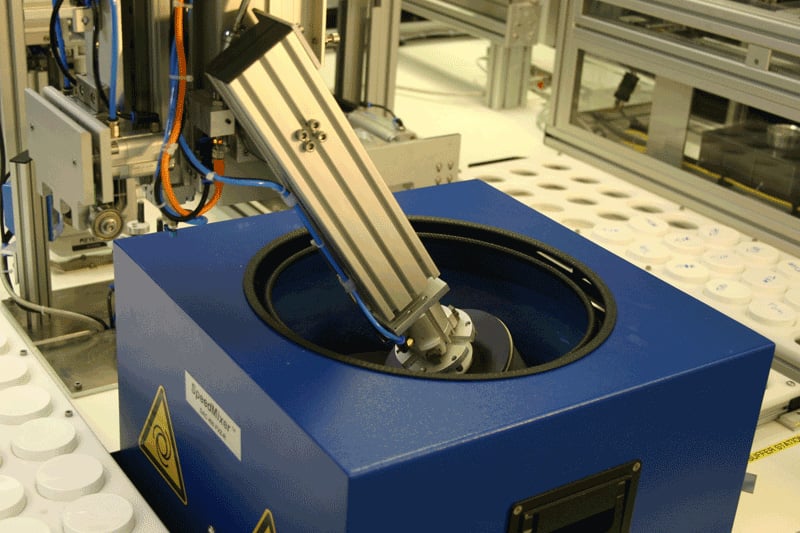 Labman custom system: Dual axis centrifuge integration