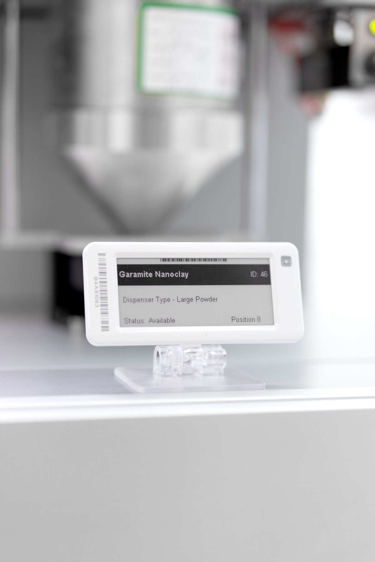 E-ink display information cards on an automated formulation system
