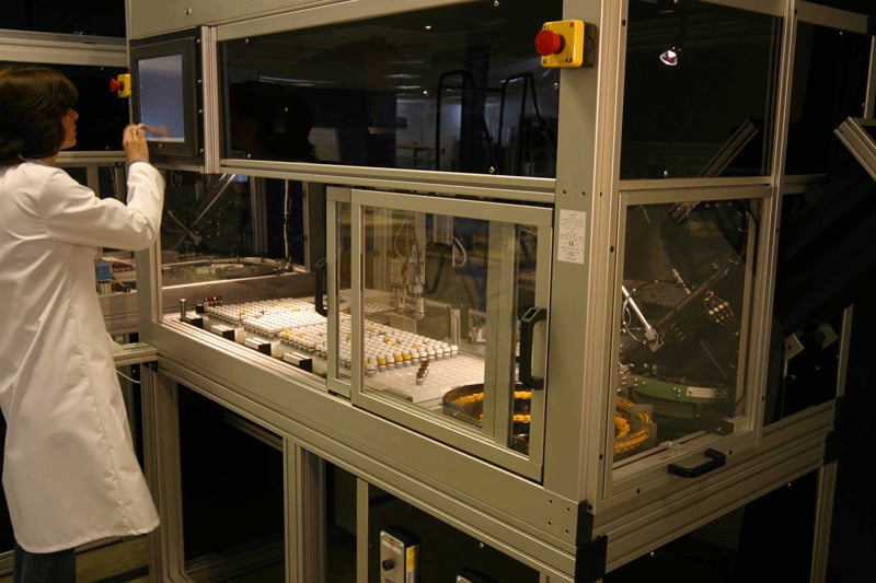 Labman custom system: Astrazeneca vial weighing system