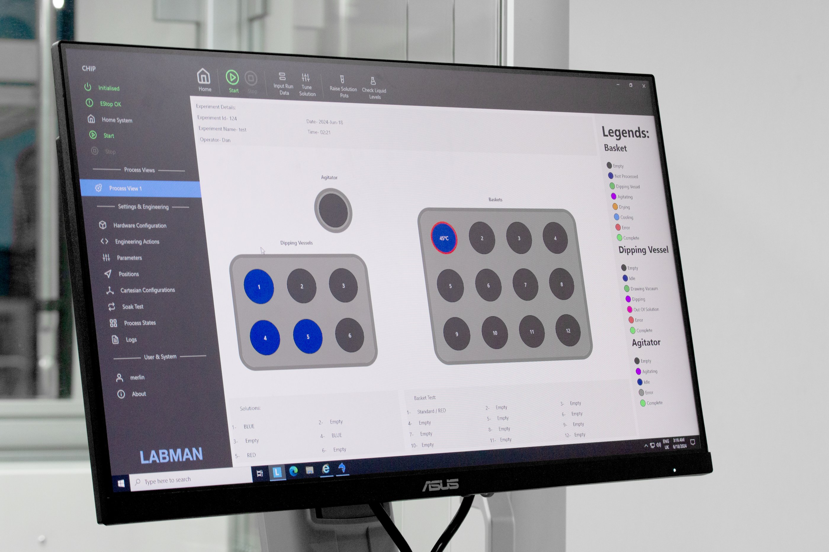 monitor showing the vacuum impregnation system software