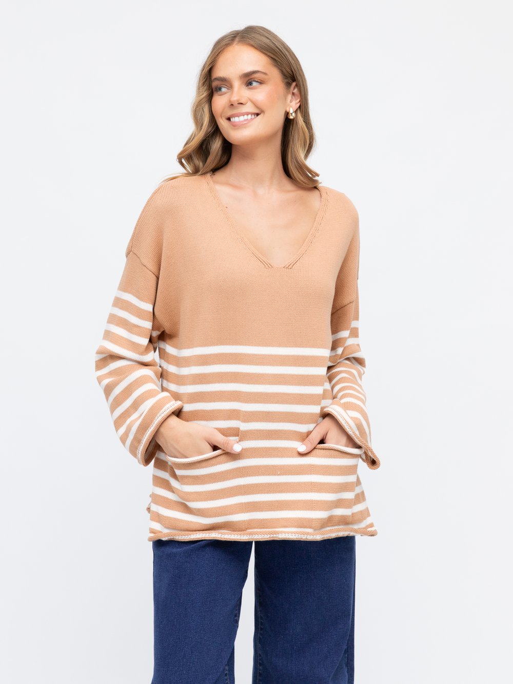 Light Vee Neck Knit Camel Label of Love