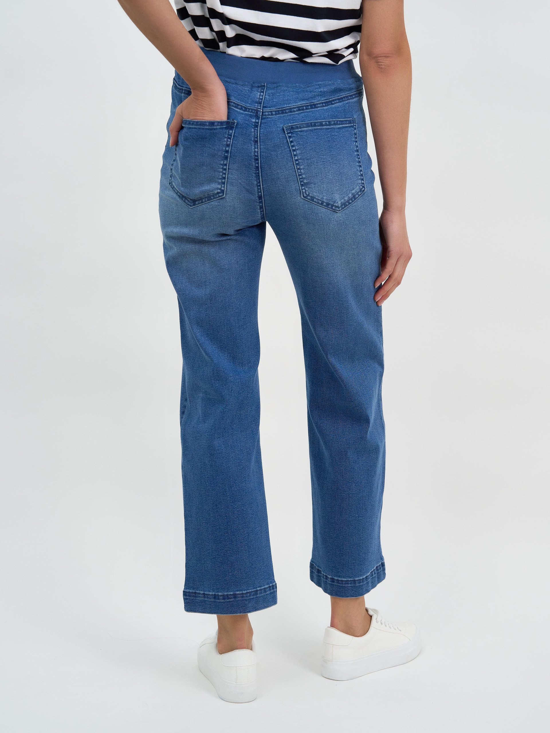 Maddy 32 Straight Leg Jeans