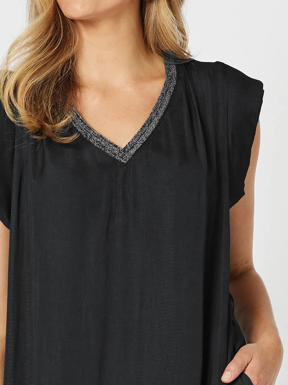 Hammock & Vine Traveller Luxe V Neck Dress Black Florence Store