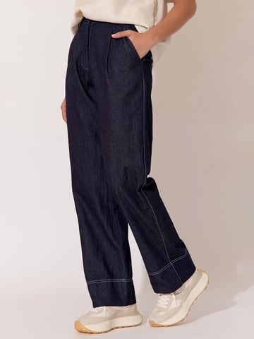 Pleat Detail Relaxed Jean Navy adorne