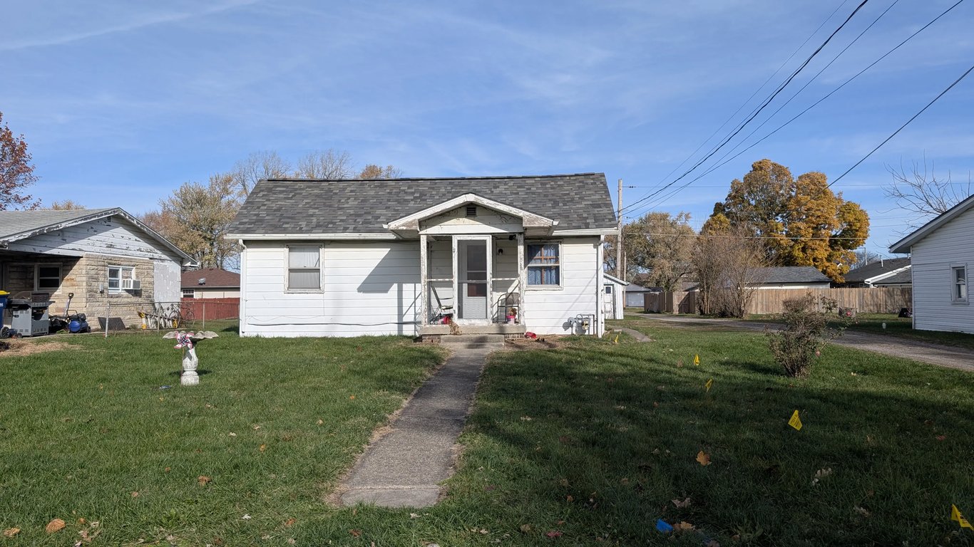1970s Evansville rental home with tenant damage sold as-is to Spectrum Property Solutions.